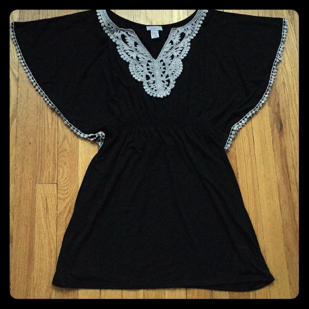 Flutter sleeve black dress